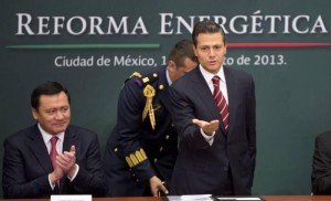Pemex se está repartiendo entre politicos del PRI y empresas extranjeras