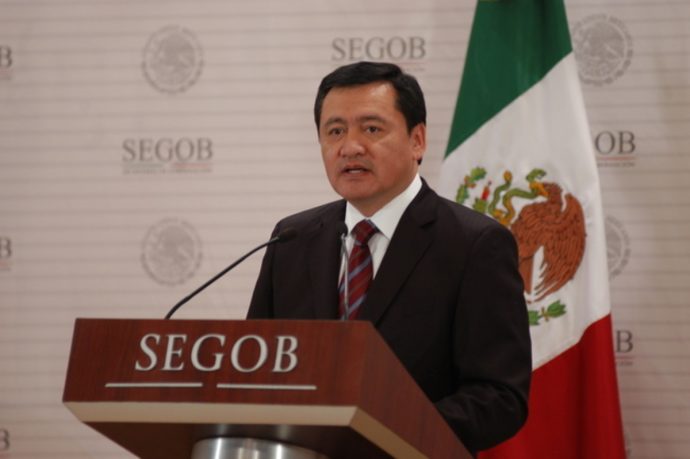 Secretario de Gobernación ha incumplido con llegada de Gendarmeria Nacional de Veracruz Osorio-Chong-apoya-mando-unico-690x459