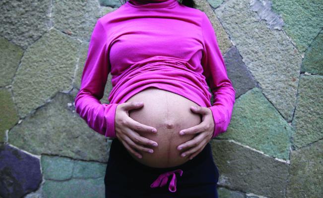 Autoridades de Veracruz no investigan embarazos en menores de 14 años, cifras crecen Emba