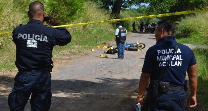 Suma y sigue....esto es imparable, Saldo de 15 asesinados deja fin de semana violento en Veracruz Acatlan34-690x371