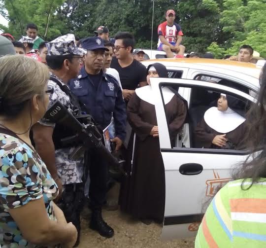EFICACIA POLICIAL: Detienen a monjas franciscanas creyendo que eran roba niños en Acayucan Monjas1