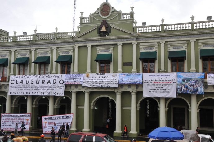 Piden al Senado a través de change.org, la desaparición de poderes en Veracruz MAC_9237-690x458
