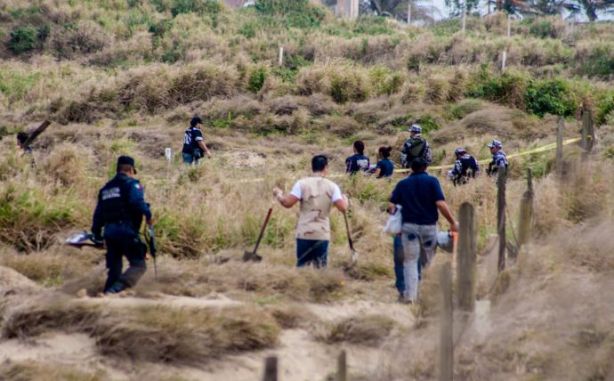 La historia de las fosas de Colinas de Santa Fe donde han encontrado 253 cuerpos 2015.02.04_Fosas_en_Coatza_FOTOVER_5-690x428