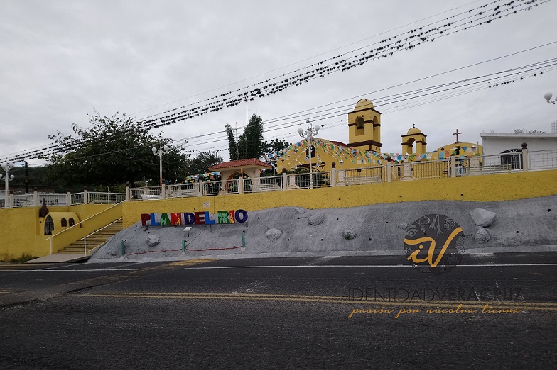 Deja 15 heridos peregrinos y un fallecido accidente en Plan del Río