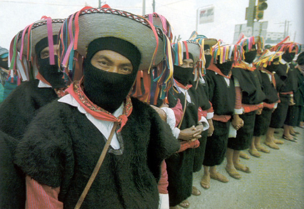 https://plumaslibres.com.mx/wp-content/uploads/2014/05/zapatistas-tzotziles-600x413.jpg