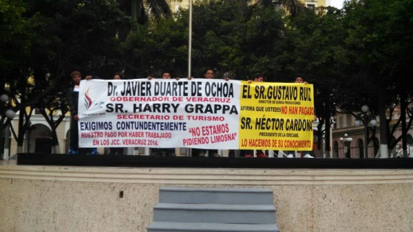 En el Zócalo del Puerto de Veracruz/Plumas Libres