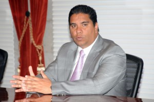 Gabriel Deantes cometió fraude en la SEV y ahora es "operador electoral" con cargo al erario público