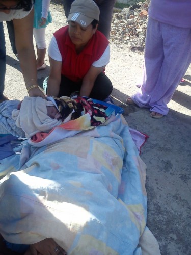 Los vecinos llamaron a la ambulancia/Fotover