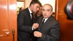 "Usted dispense don Carlos Marín, podría retirarse", le dicen al oido..foto SDP noticias