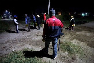 Ante la incapacidad del estado para ofrecerles seguridad, ellos vigilan día y noche en Tejar y Medellín
