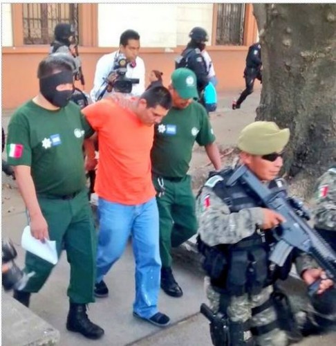 En medio de un fuerte dispositivo de seguridad lo dejaron hasta dar una entrevista