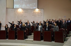 No legislan en beneficio de los ciudadanos, sólo al servicio del gobierno en turno