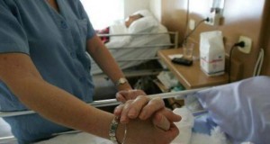 No abandonemos a nuestros enfermos, nos necesitan