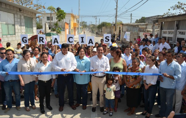 Las colonias Plan de Ayala y Patricio Chirinos reciben el beneficio de esta obra que inauguró el alcalde Miguel Ángel Yunes Márquez