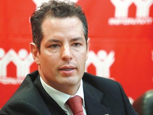 La casota de las Lomas es de Angélica Rivero, las de los Murat en E.U son de sus tíos y suegros... ¿Usted les cree?...