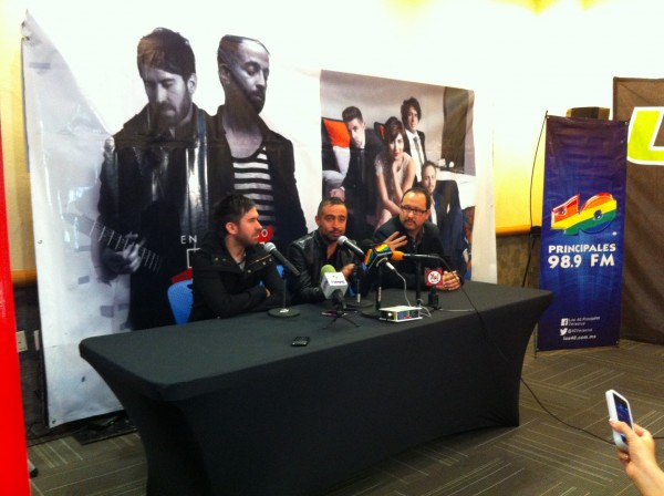 Camila durante conferencia de prensa/Plumas Libres