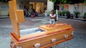 Continúan los asesinatos de activistas y luchadores sociales