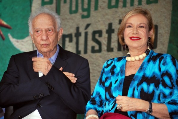 Sergio Pitol y Guadalupe Loaeza en la Feria del Libro Infantil y Juvenil verano 2013/Fotover