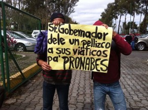 Cientos de jóvenes en el estado siguen esperando el pago de sus becas