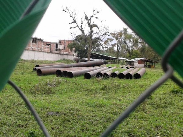 Llegan cientos de tubos a la Orduña para gasoducto de Nestle/ Foto F. de Luna