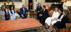 El país se hunde en la crisis económica, inseguridad, desempleo y EPN se pasea con cargo al erario