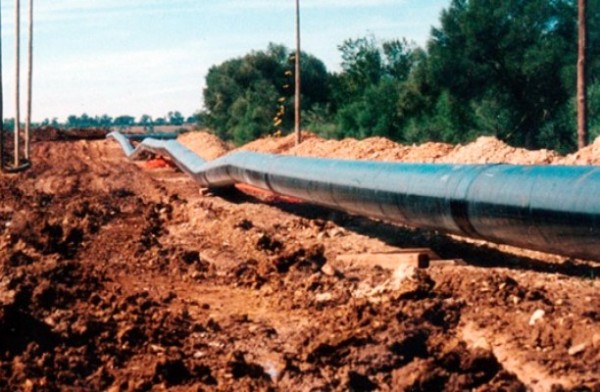 Con la total complacencia de autoridades municipales y estatales “Gas Natural del Noreste” (GNN), ya comenzó con la instalación de un gasoducto