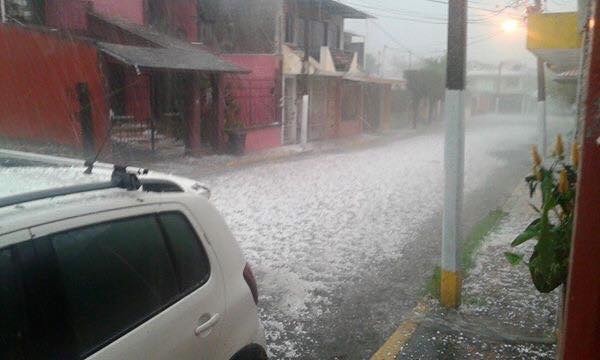 Granizada en Ixtaczoquitlán ayer por la tarde/Fotover