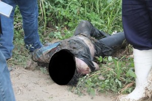 Esta víctima fue torturada y asesinada, lleva al menos una semana muerto/ Foto Plumas Libres