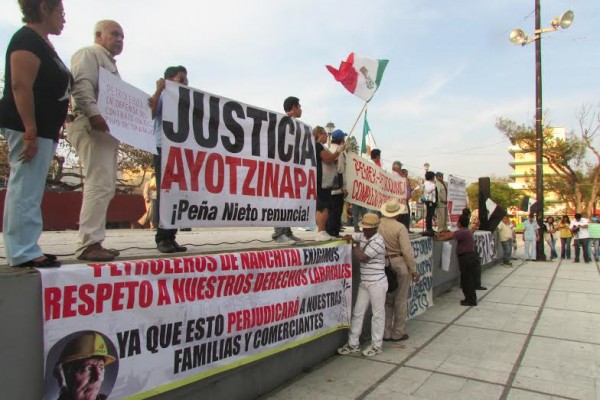 Los obreros demandaron al gobierno de Javier Duarte genere fuentes de empleo en el sur de Veracruz ante los despidos masivos de Pemex