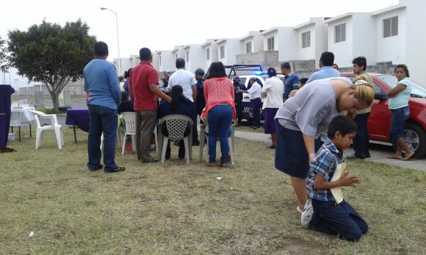 La banda del Machete volvió a atacar en Veracruz en plena misa asaltó a los feligreses/ Foto Plumas Libres