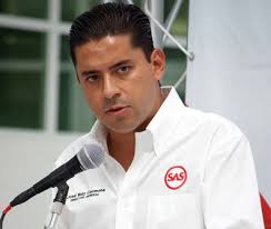 José Ruíz Carmona no sólo dejó un quebranto de más de 90 millones de pesos al SAS, sus aviadores siguen cobrando con anuencia de José Tello Allende actual director