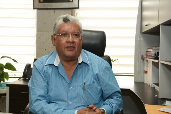 Rosendo Guzman/Plumas Libres