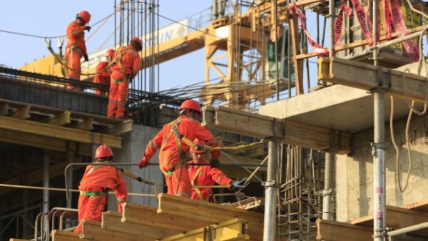El sector de la construcción el índice registró un descenso anual de 4.3 puntos, a 30.9 punto