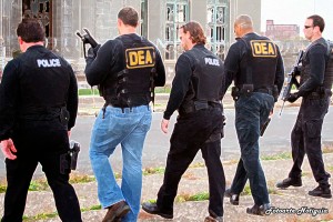 A propuesta del gobierno de EPN agentes de la DEA, de migración y demás norteamericanos, podrán traer armas e investigar en México sin problemas