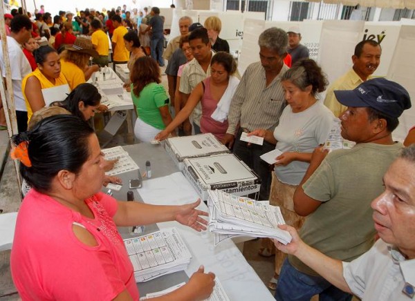 No hay ahorro en elecciones de Veracruz, pese a la brutal pobreza