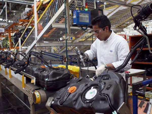 La inversión en el sector manufacturero cayó 5.5 puntos en marzo