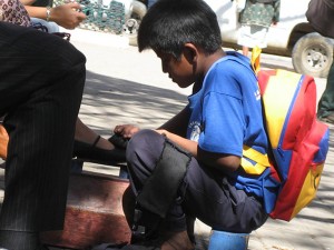En México más de 4 millones de niños son obligados a trabajar por sus padres o por mafias que los explotan ante indiferencia de autoridades