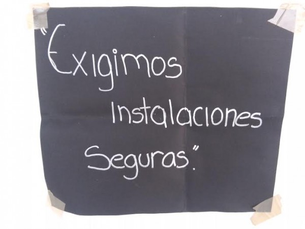 Instalaciones seguras, instalación de equipos nuevos de cómputo, de impresión, sillas, mesas demandan estudiantes a la rectora