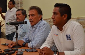Toda la maquinaria del estado trabajando para hacer ganar a los candidatos a diputados del PRI, denuncia Miguel Ángel Yunes