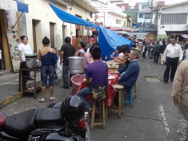 Los comerciantes tomaron la calle/Fotover