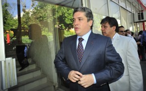 Como no levantó su campaña Edgar Espinoso acepta violentar proceso electoral recibiendo apoyo del estado para ganar