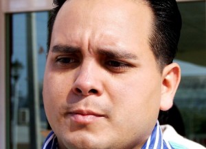 Marcos Isleño dejó deuda fuerte de agua y ya anda en campaña para regresar a la alcaldia ¡cínico!