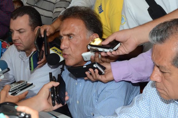 Miguel Ángel Yunes Linares candidato a diputado federal en rueda de prensa