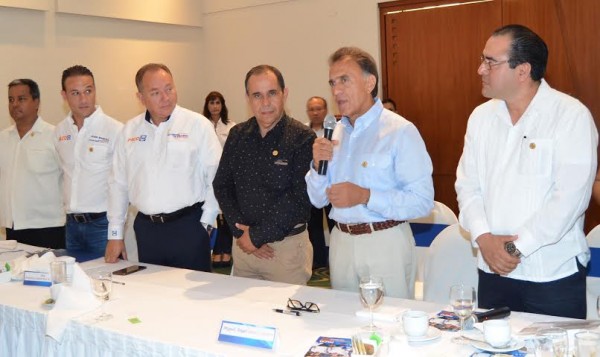 Miguel Ángel Yunes Linares en apoyo a Francisco Gutiérrez de Velasco