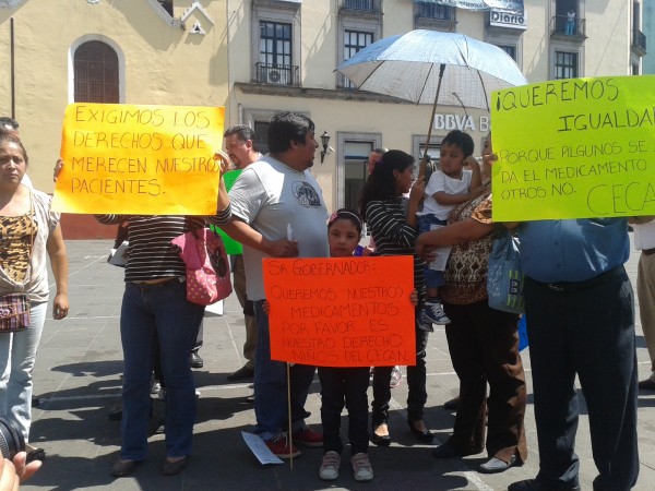 Los familiares protestaron en plaza Lerdo de Xalapa/Foto: Francisco de Luna