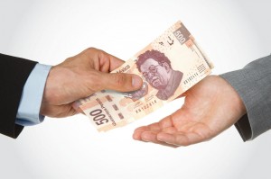 Aprueban leyes que no aplican porque la corrupción continúa en todo su esplendor