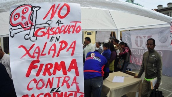 En Xalapa y región la gente esta recolectando firmas en contra el funcionamiento del gasoducto