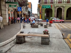 ¿Banquetas negocio de quién?
