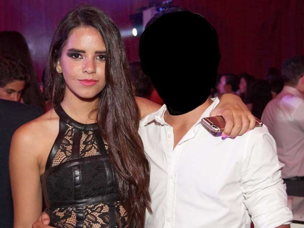 Con mentadas de madre la familia de la joven Columba Campillo recibió al fiscal Luis Ángel Bravo Contreras en el SEMEFO de Boca del Río/ Foto cortesía de El Dictamen