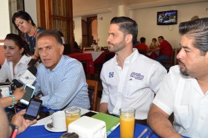 Miguel Yunes insiste que "Duarte debe renunciar"..